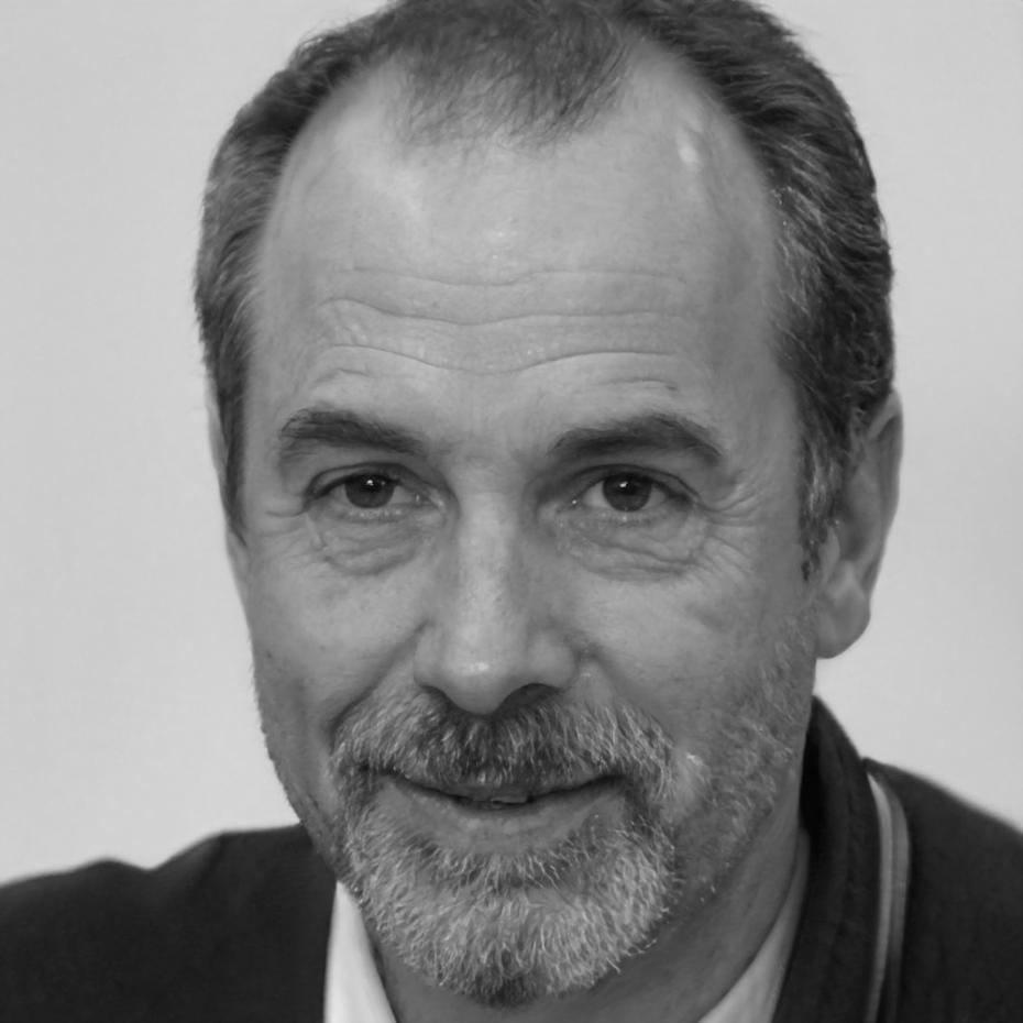 Тьерри Бернар — главный финансовый аналитик